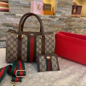 Gucci Speedy Handbag with matching wallet ❤️